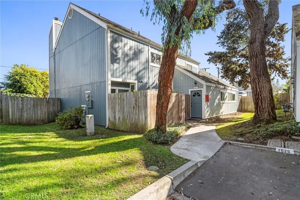 1025 Sea Breeze #11, Costa Mesa, CA 92627 - Image #1