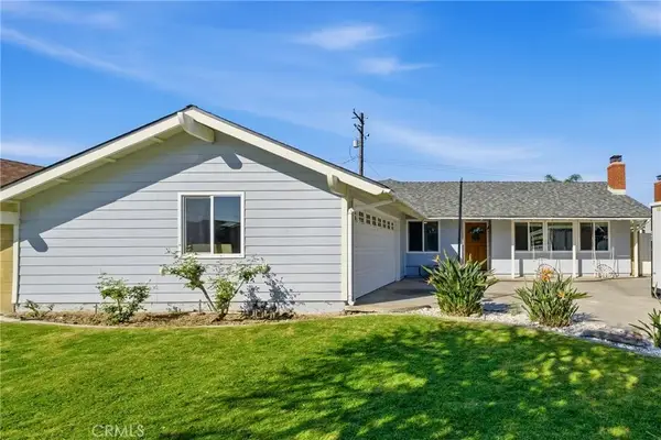 17571 Wrightwood Lane, Huntington Beach, CA 92649