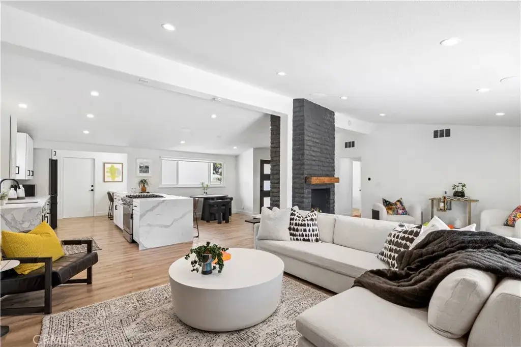 304 Hanover, Costa Mesa, CA 92626 - #1