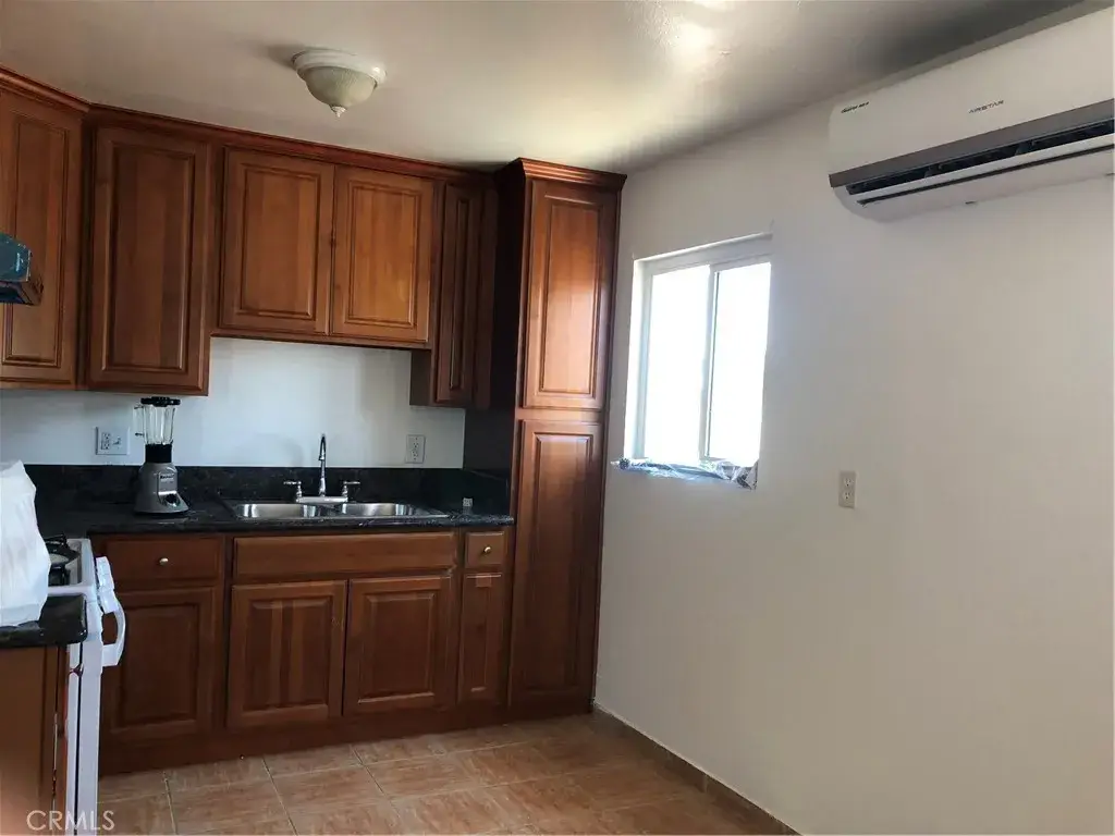 1560 N 11th Ave, Ontario, CA 91764 - #1