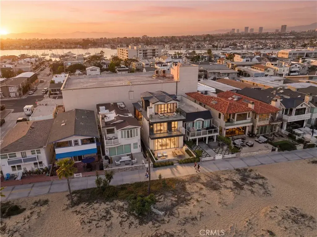 306 E Oceanfront, Newport Beach, CA 92661 - #1