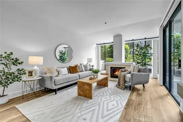 230 Lille #102, Newport Beach, CA 92663