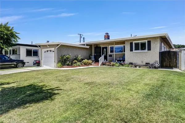 6141 E Huntdale Street East, Long Beach, CA 90808