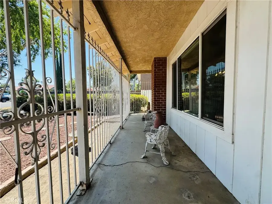 320 S Victoria, Corona, CA 92879 - #2