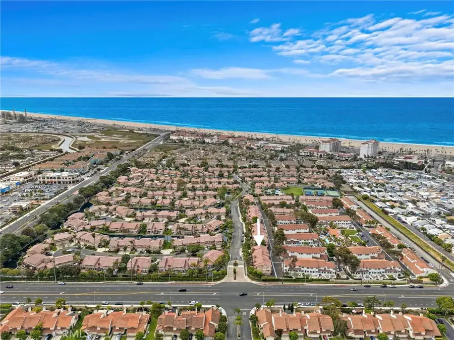 21038 Poolside, Huntington Beach, CA 92648 - #3