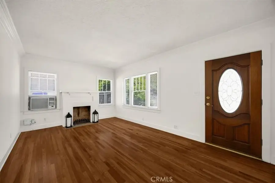 1068 E 9th Street, Upland, CA 91786 - #3