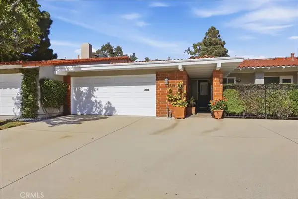 438 Vista Parada, Newport Beach, CA 92660