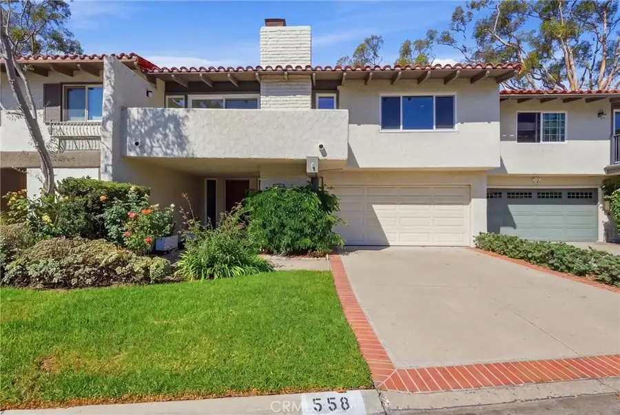 558 Vista Flora, Newport Beach, CA 92660 - #3