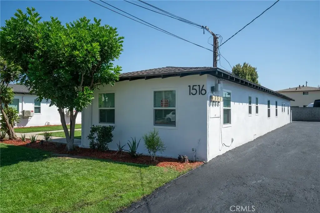1516 W 5th, Santa Ana, CA 92703 - #1