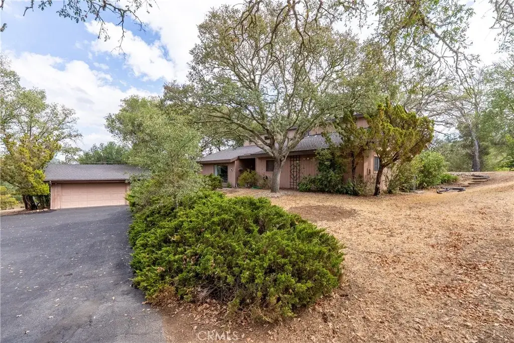 8565 Casanova Road, Atascadero, CA 93422 - Image #1