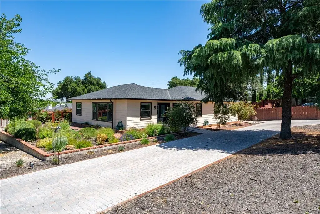 204 18th St, Paso Robles, CA 93446 - #1