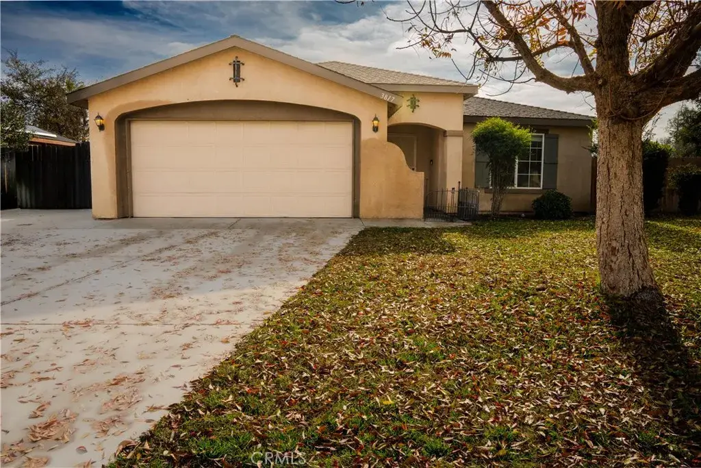 3817 Harris Rd, Bakersfield, CA 93313 - Image #1