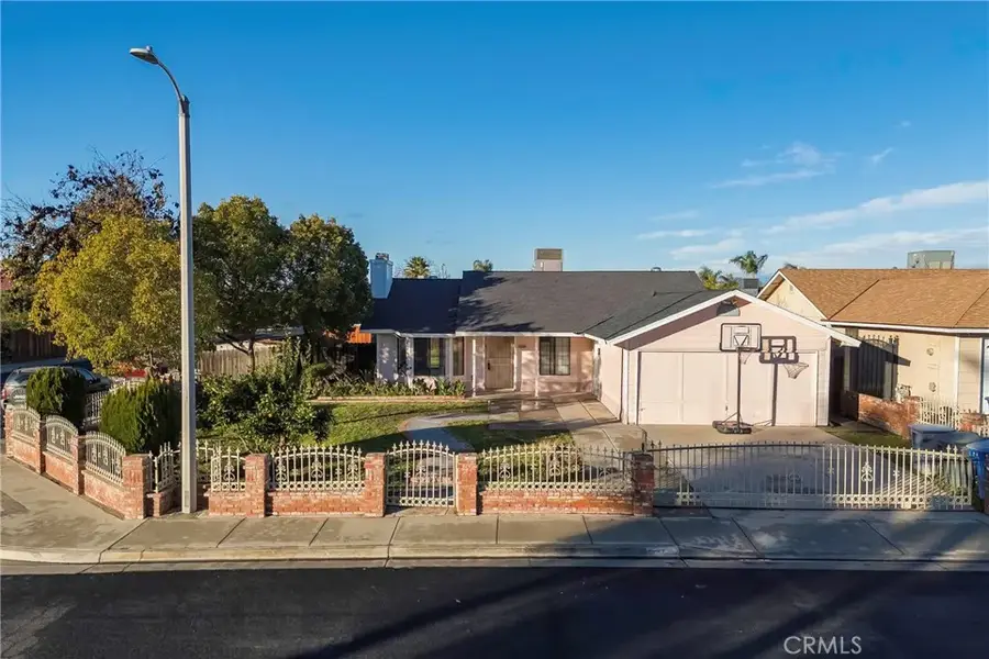 2203 19th, Delano, CA 93215 - Image #2