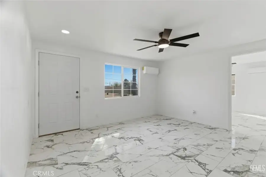 10720 Santa Ana Street, Lamont, CA 93241 - #3