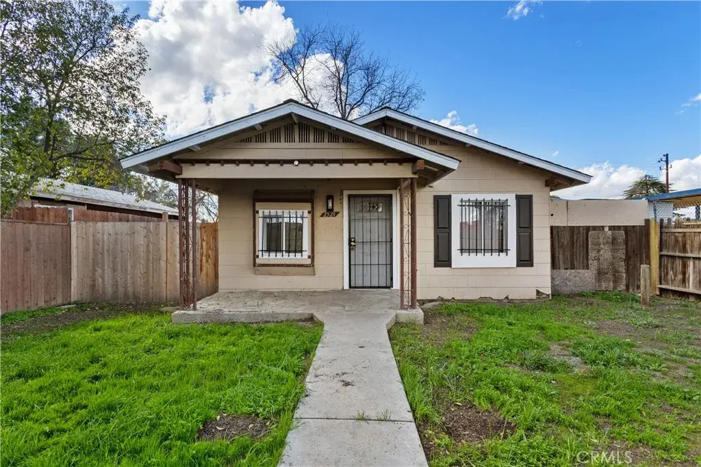 2521 P, Bakersfield, CA 93301 - #1