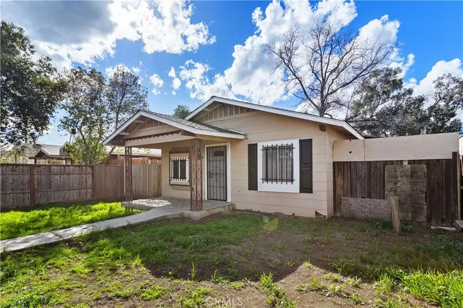 2521 P, Bakersfield, CA 93301 - #2