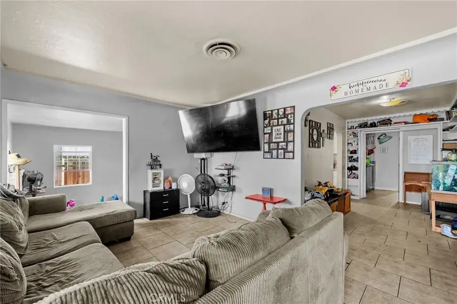 303 El Tejon, Bakersfield, CA 93308 - #3