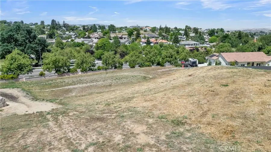 1225 Kapareil, Paso Robles, CA 93446 - #2