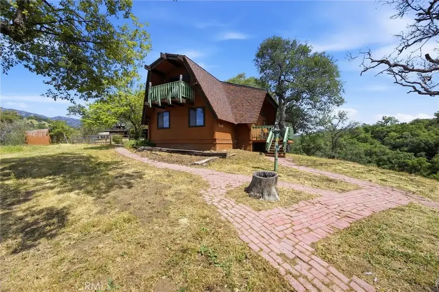 24300 Woodbine Court, Tehachapi, CA 93561 - #2