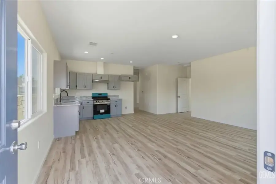 10913 San Fernando Street, Lamont, CA 93241 - #3