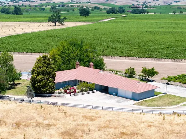 5275 Camp 8 Road, Paso Robles, CA 93446