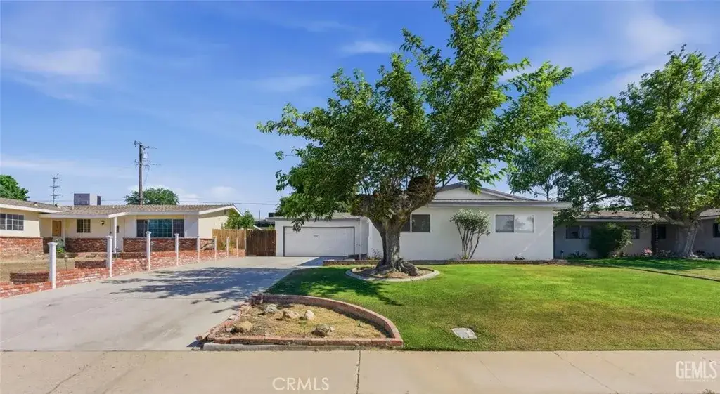916 Alandale Avenue, Bakersfield, CA 93308 - #1