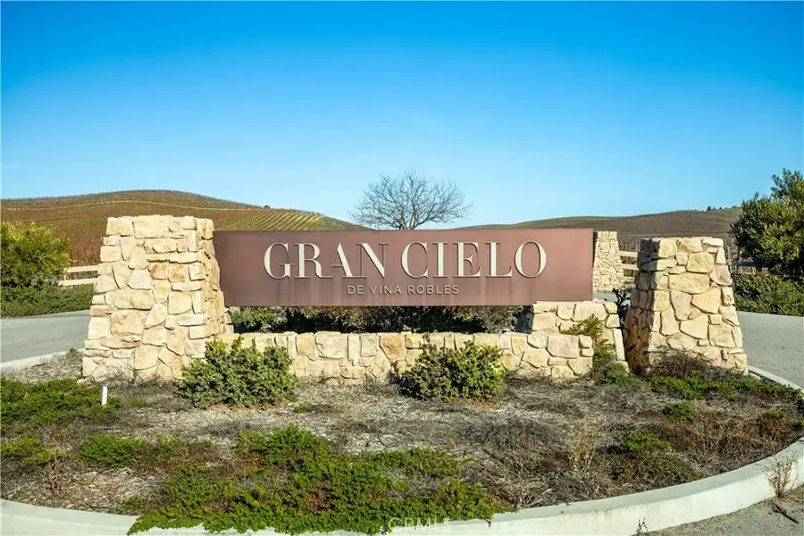 3978 Caroline, Paso Robles, CA 93446 - #3