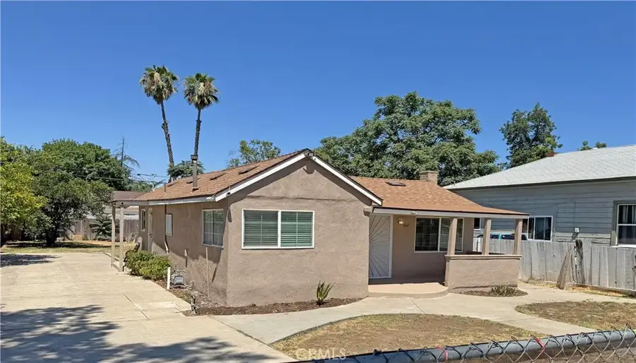 302 S Jackson, Fresno, CA 93702 - #2