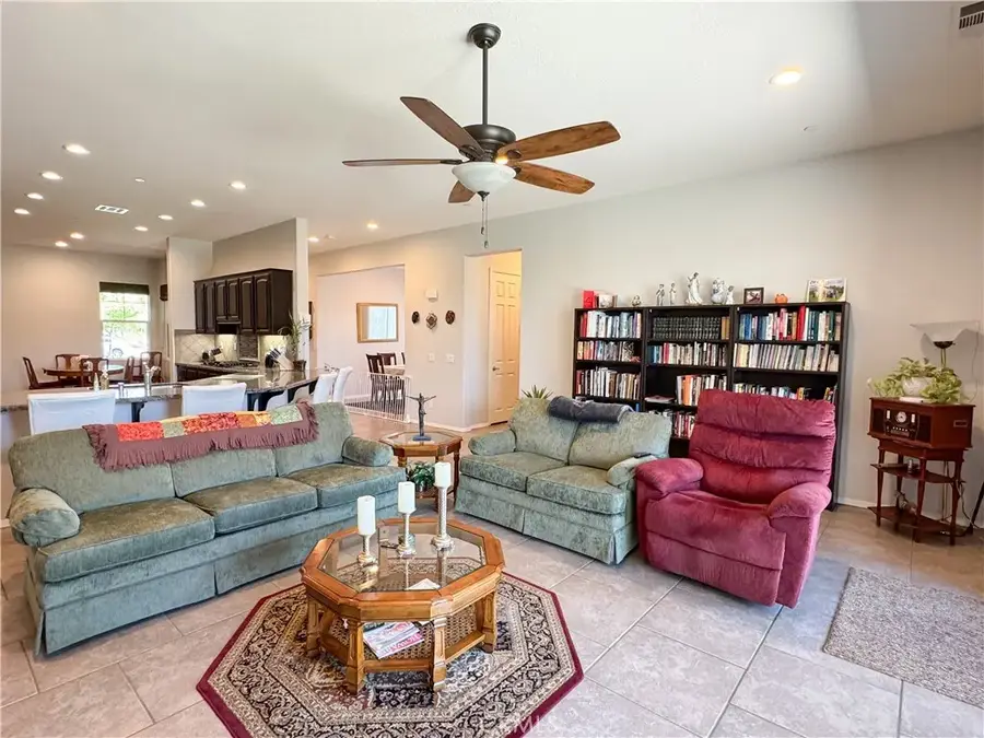 9809 Naples, Bakersfield, CA 93306 - #2