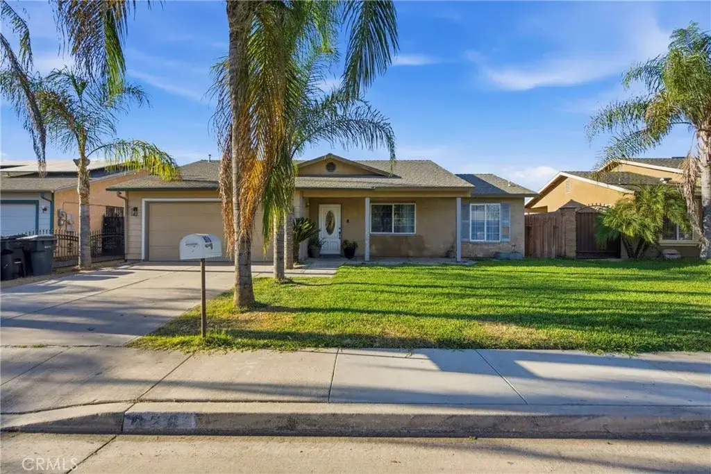 676 E Bobbi Avenue, Earlimart, CA 93219 - #1