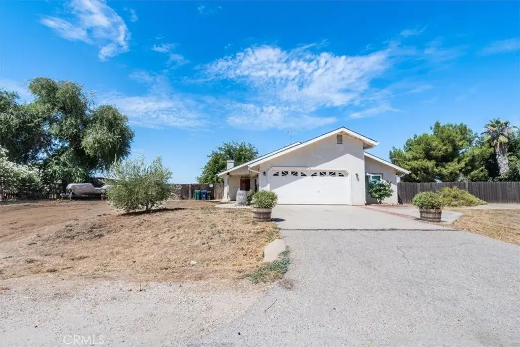140 Mesa Grande, Shandon, CA 93461 - #1