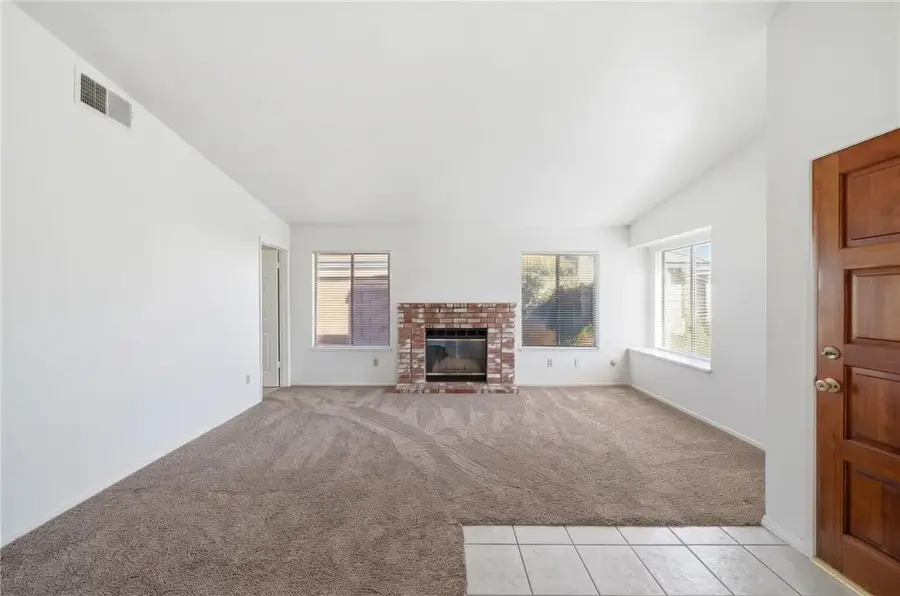 613 S Olive, Bakersfield, CA 93304 - #2