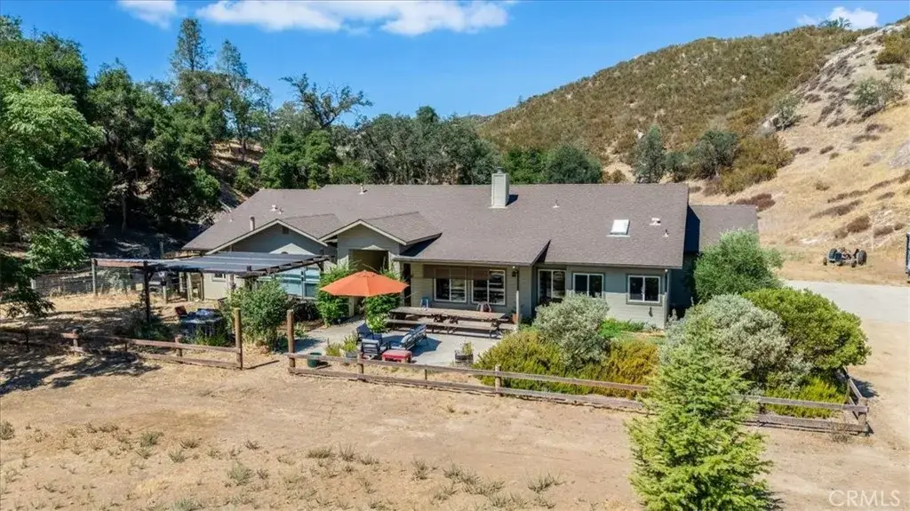 1575 Parkhill Road, Santa Margarita, CA 93453 - #1
