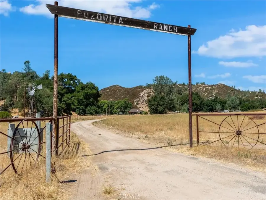 1575 Parkhill Road, Santa Margarita, CA 93453 - #2