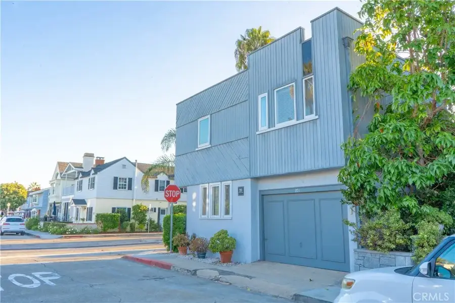 201 Diamond Avenue, Newport Beach, CA 92662 - Image #3