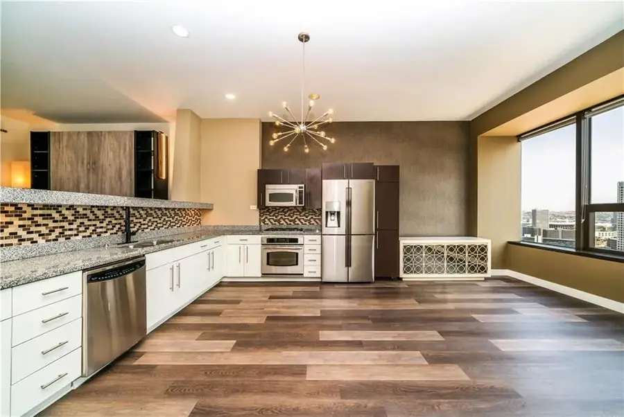 1100 Wilshire Boulevard #2707, Los Angeles, CA 90017 - Image #2