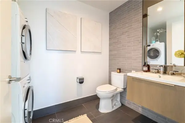 889 Francisco Street #806, Los Angeles, CA 90017