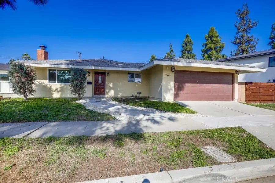 746 Hudson Avenue, Costa Mesa, CA 92626 - Image #2