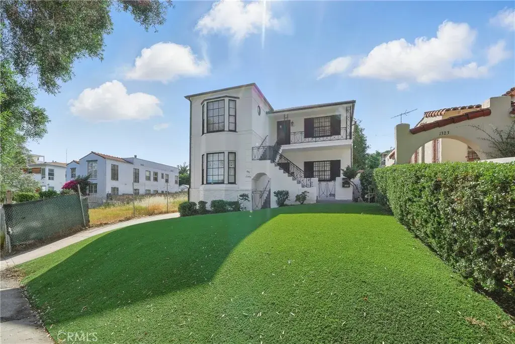 1327 S Burnside, Los Angeles, CA 90019 - Image #1