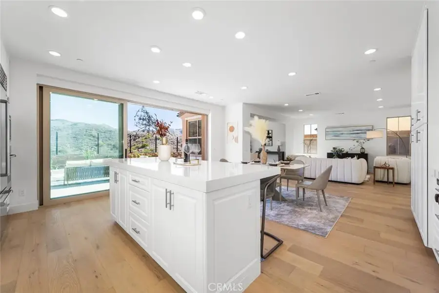 107 Somera, Irvine, CA 92602 - Image #3