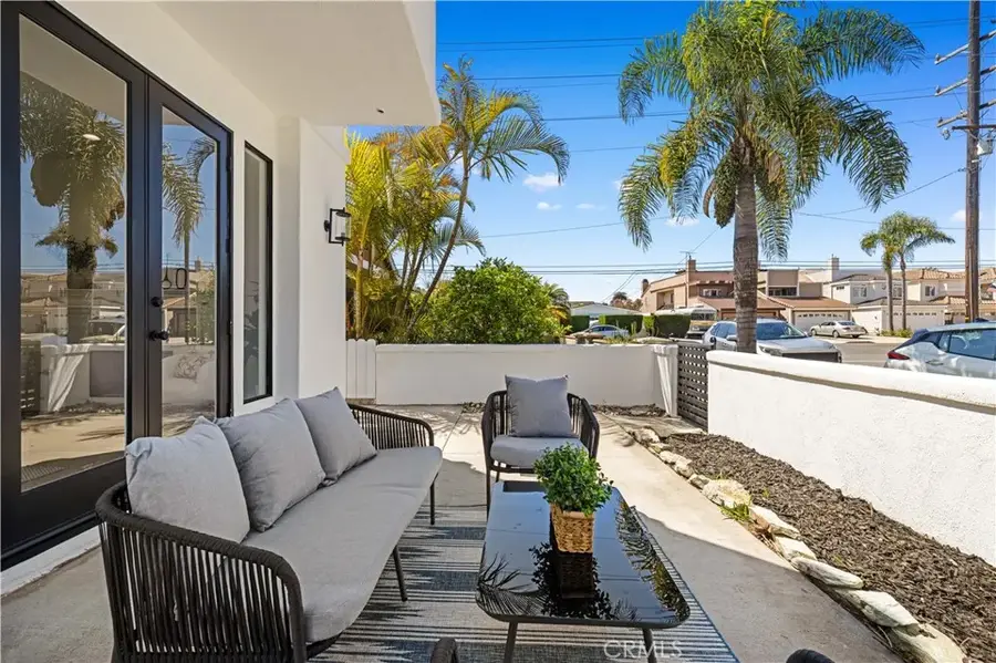 204 Lincoln Ave, Huntington Beach, CA 92648 - Image #2