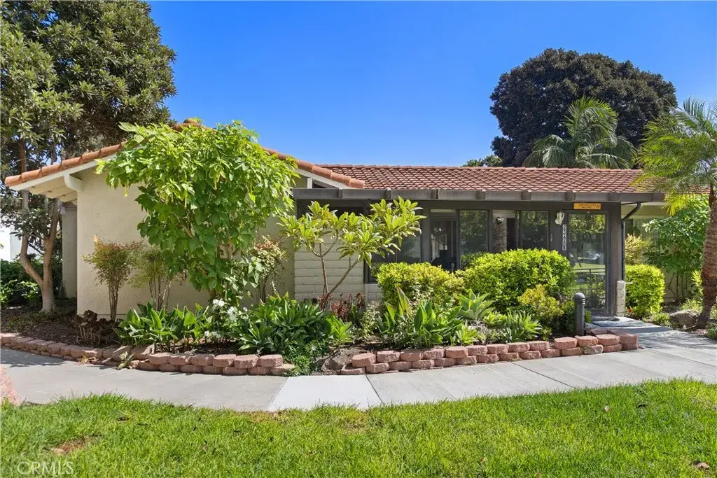 2348 Via Mariposa West #B, Laguna Woods, CA 92637 - Image #1