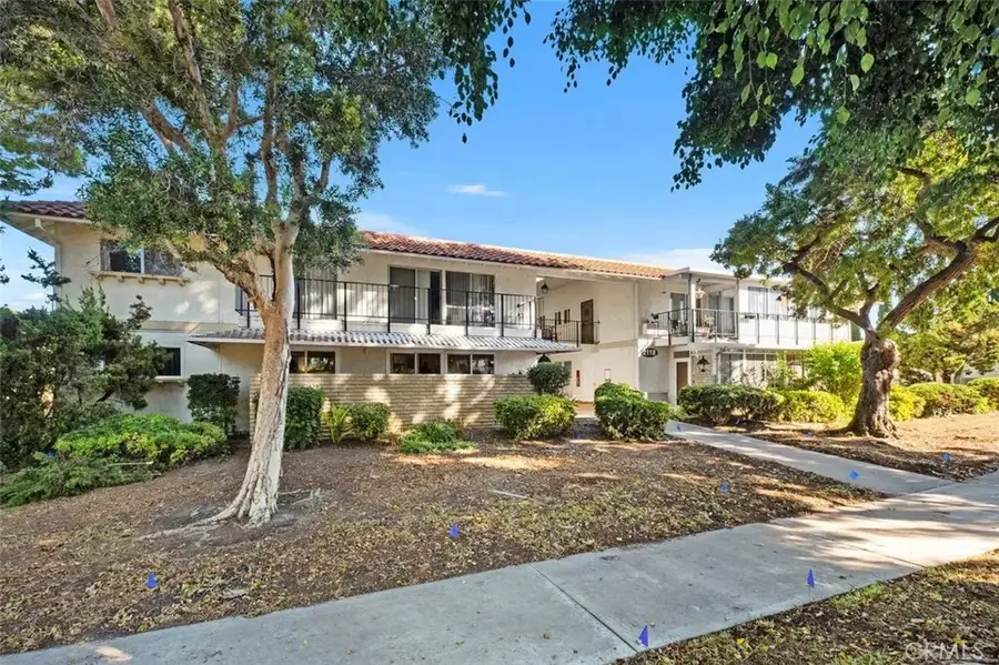 2118 Via Puerta #d, Laguna Woods, CA 92637 - Image #2
