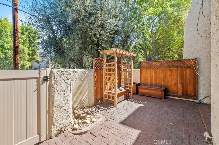 6225 Shoup Avenue #109, Woodland Hills, CA 91367 - Image #2