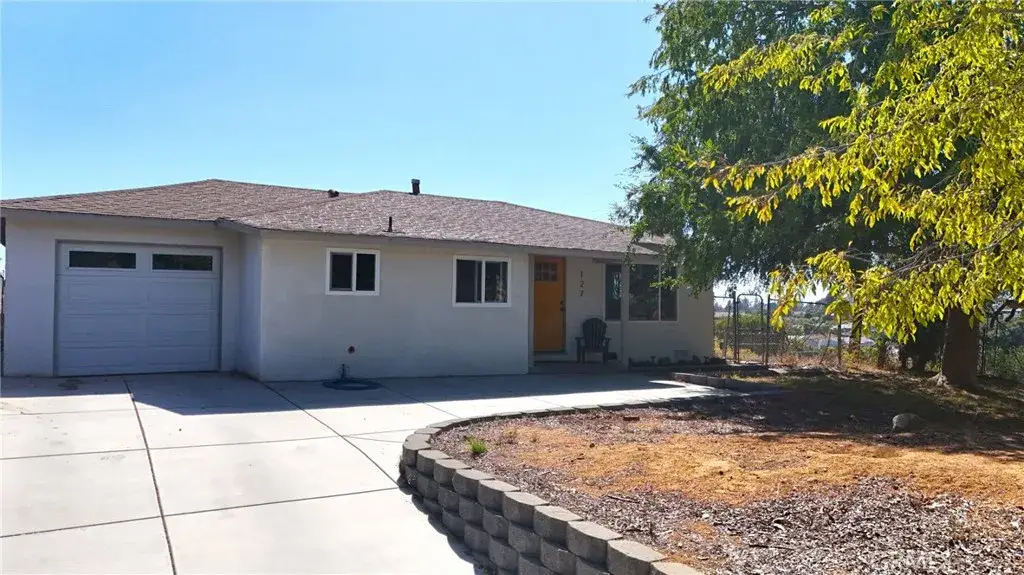 127 E College, Fallbrook, CA 92028 - Image #1