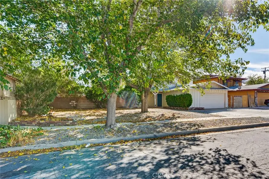 44440 Hanstead, Lancaster, CA 93535 - Image #2