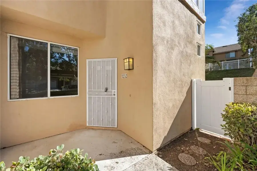 1232 S Country Glen Way, Anaheim Hills, CA 92808 - Image #2