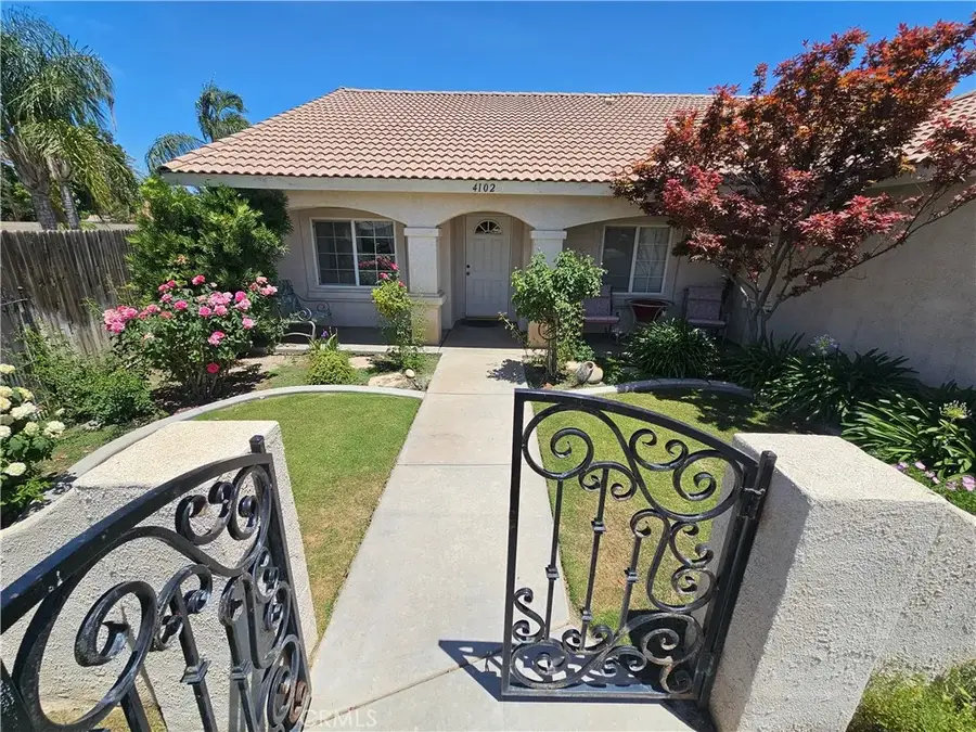 4102 Sierra Redwood, Bakersfield, CA 93313 - Image #3