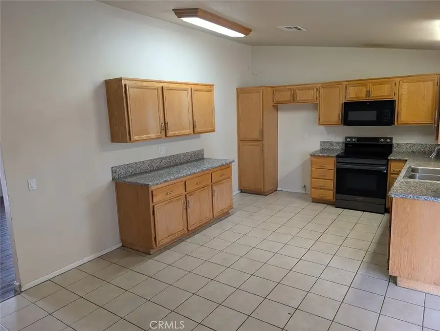 2939 E Avenue R10, Palmdale, CA 93550 - Image #2