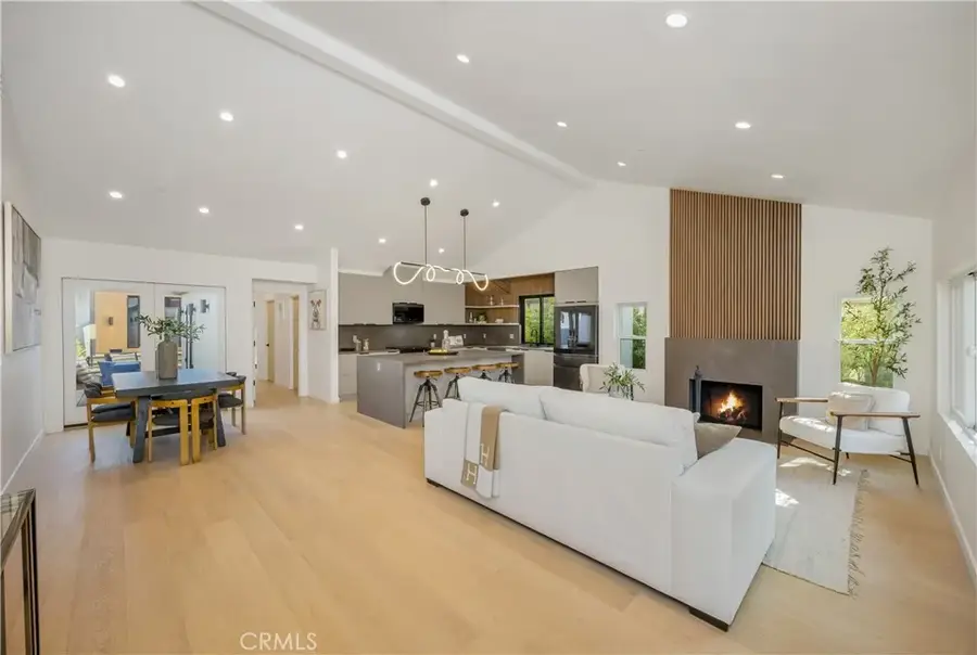 1160 Lucerne Boulevard, Los Angeles, CA 90019 - Image #3